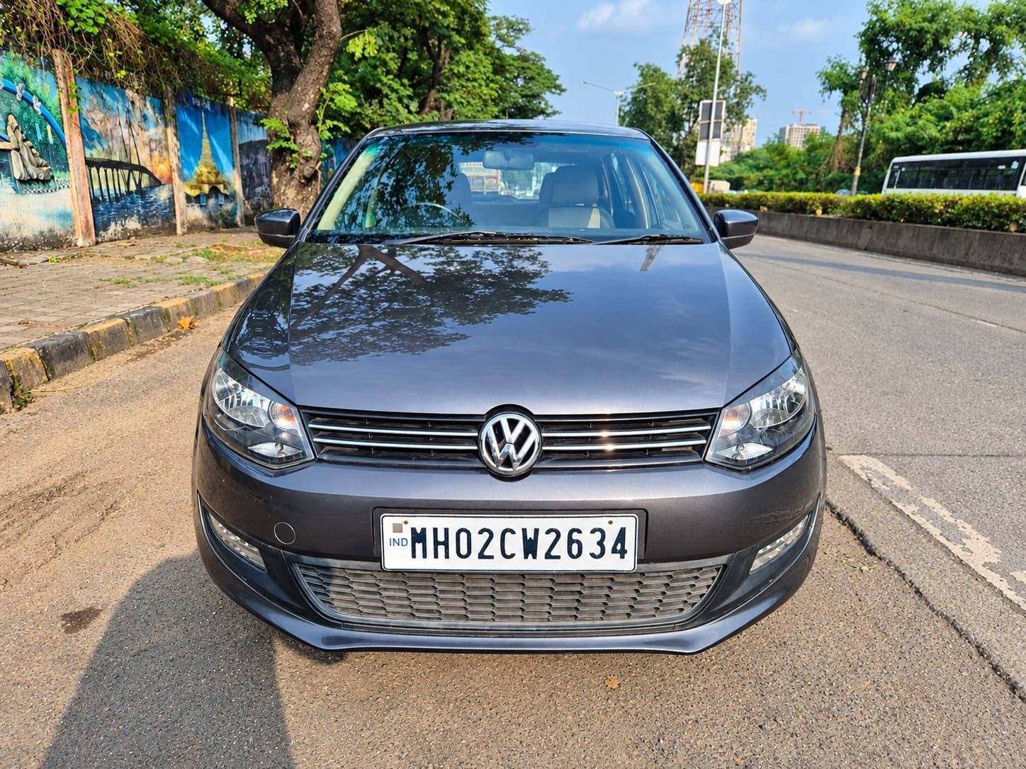 2013 Volkswagen Polo Highline 1.2L (P) FrontStraightShot